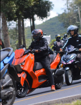 Rombongan sepeda motor turing Sunmori di Ciwidey, Kabupaten Bandung, Minggu (28/9/2025). (Instagram @nr_project_14)